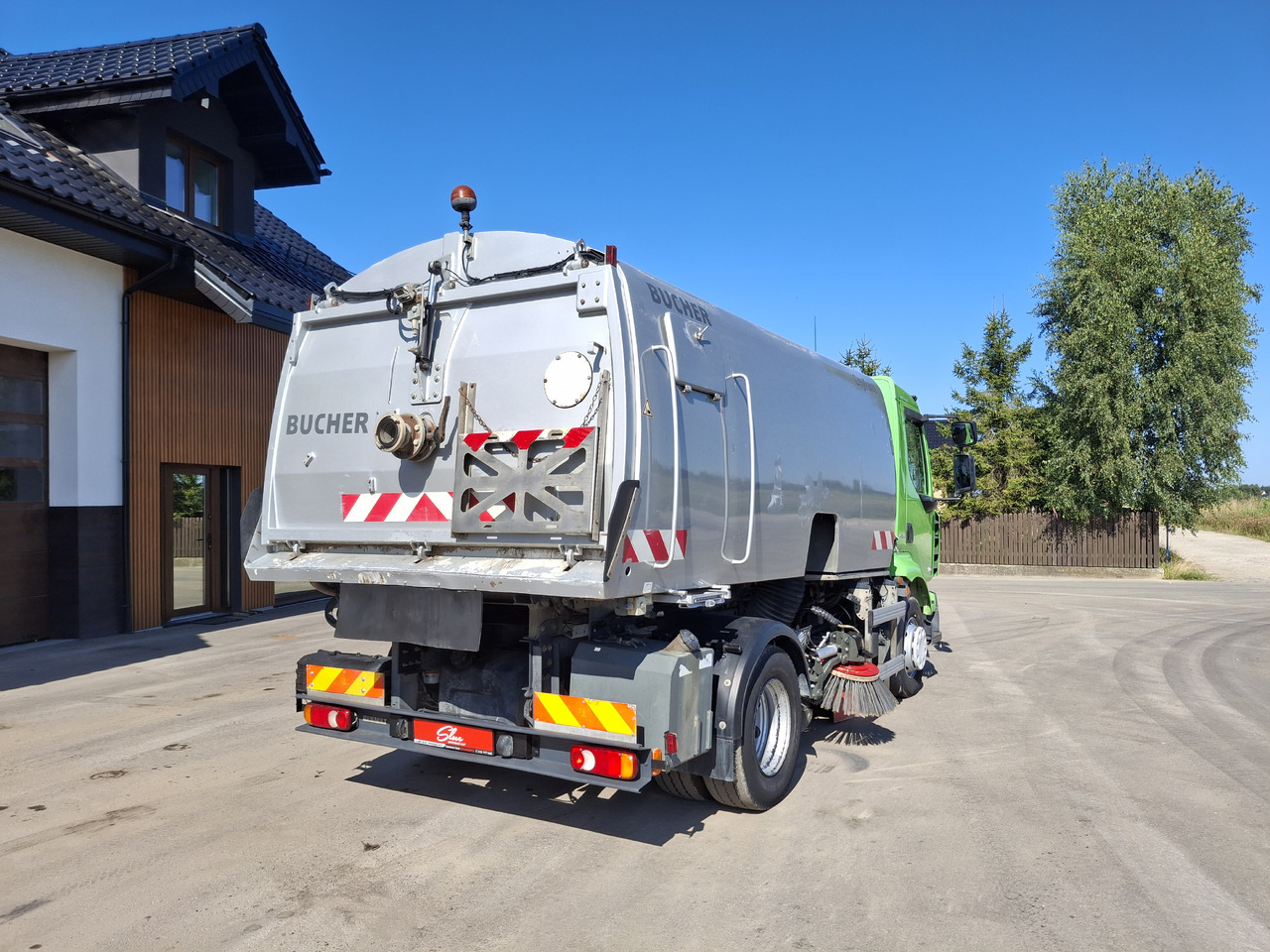 RENAULT Middlum 270 DXI Zamiatarka Kehrmaschine BUCHER Karcher L/R 2 Silniki 2 Motoren - Gatvių šlavimo mašina: foto 4 RENAULT Middlum 270 DXI Zamiatarka Kehrmaschine BUCHER Karcher L/R 2 Silniki 2 Motoren - Gatvių šlavimo mašina: foto 4