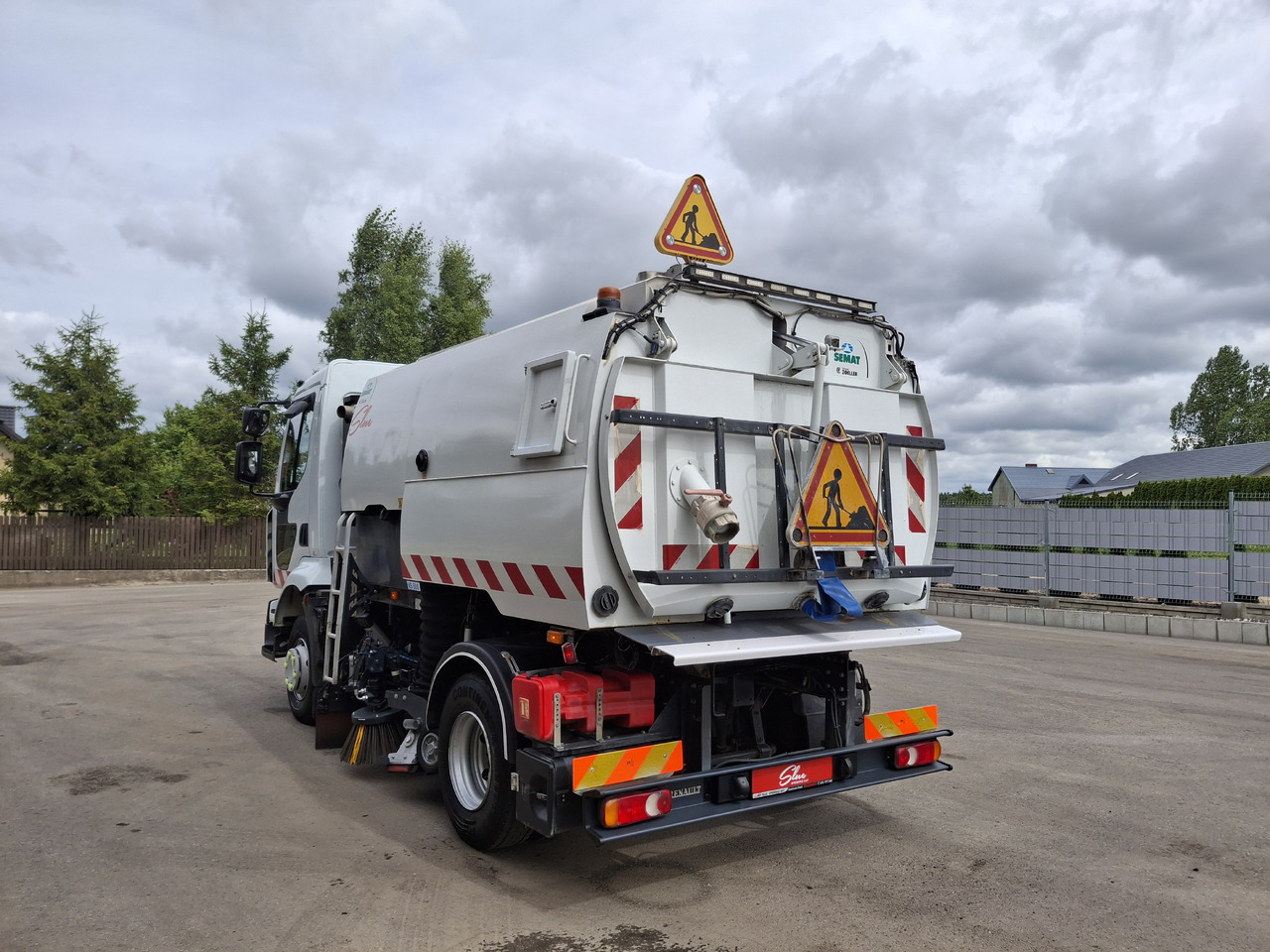 RENAULT Midlum 220 Zamiatarka Johnston VS500 Szczotki L/R Obie Strony Napęd Hydrostatyczny 2012r - Gatvių šlavimo mašina: foto 4 RENAULT Midlum 220 Zamiatarka Johnston VS500 Szczotki L/R Obie Strony Napęd Hydrostatyczny 2012r - Gatvių šlavimo mašina: foto 4