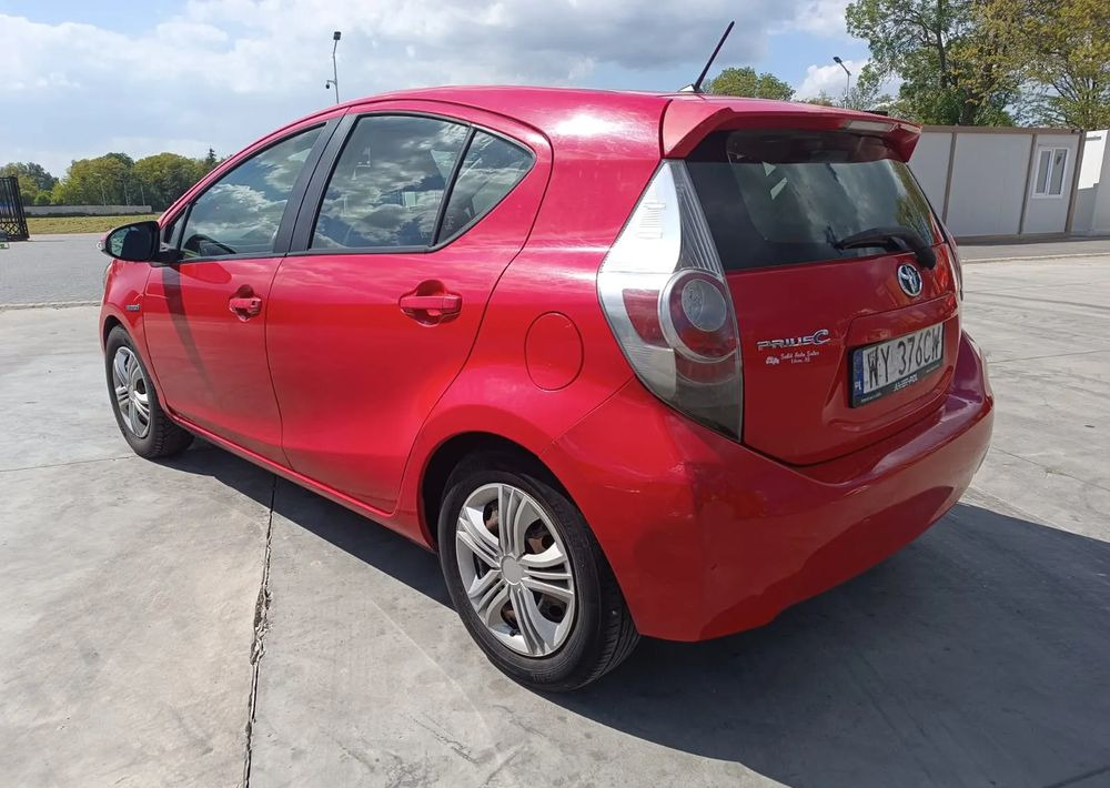 Toyota Prius - Lengvasis automobilis: foto 3 Toyota Prius - Lengvasis automobilis: foto 3