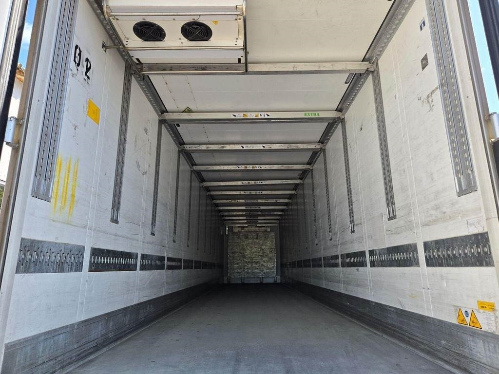 Schmitz Cargobull SKO 24/L-13.4 FP45 COOL DOUBLE STOCK - Refrižeratorius puspriekabė: foto 4 Schmitz Cargobull SKO 24/L-13.4 FP45 COOL DOUBLE STOCK - Refrižeratorius puspriekabė: foto 4