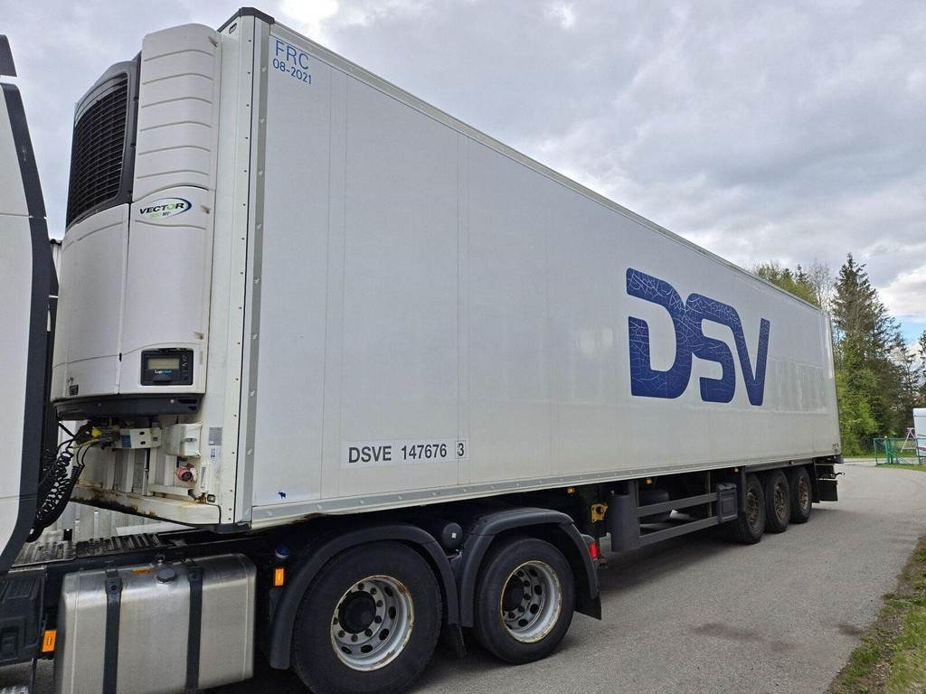 Schmitz Cargobull Sko 24/l-13.4 Fp 45 Cool CARRIER VECTOR 1950mt° - Refrižeratorius puspriekabė: foto 1 Schmitz Cargobull Sko 24/l-13.4 Fp 45 Cool CARRIER VECTOR 1950mt° - Refrižeratorius puspriekabė: foto 1