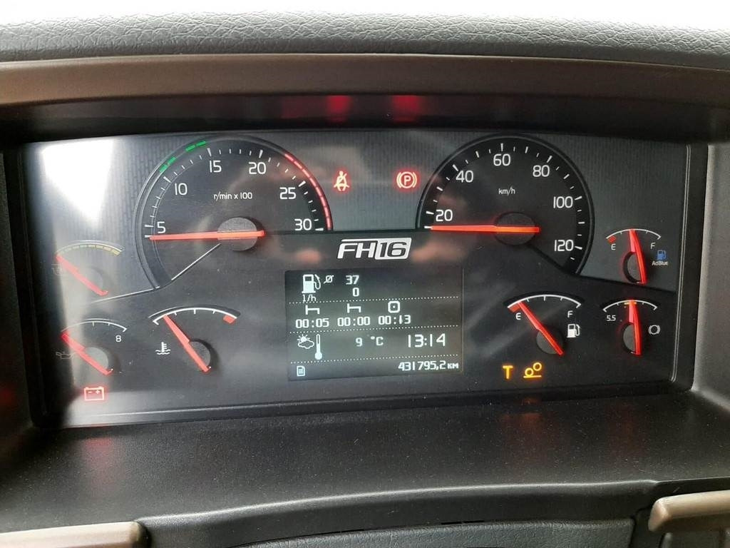 Volvo F16 600 6X4 450kW - Vilkikas: foto 4 Volvo F16 600 6X4 450kW - Vilkikas: foto 4