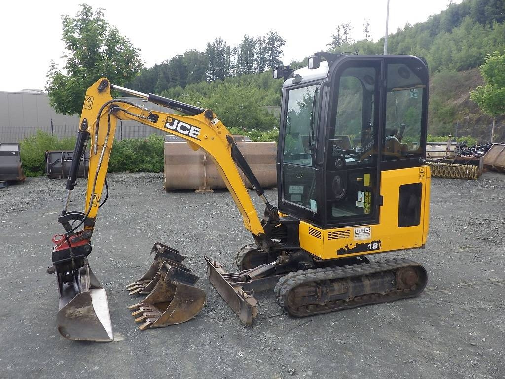 JCB 19 C-1 - Mini ekskavatorius: foto 1 JCB 19 C-1 - Mini ekskavatorius: foto 1