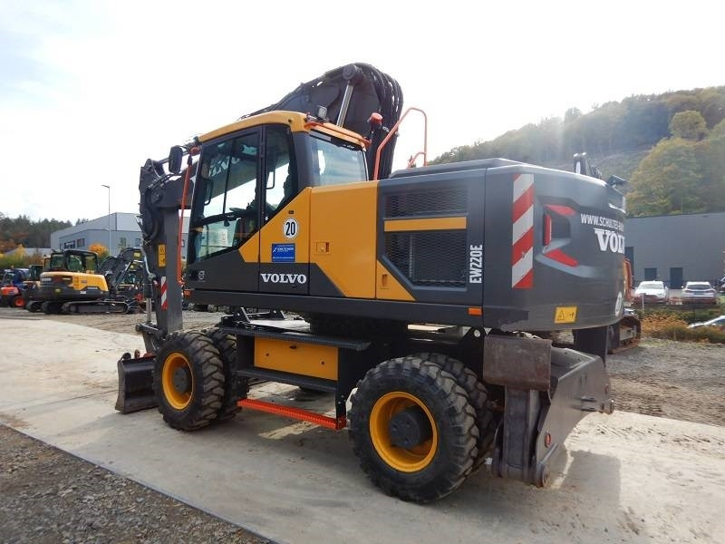 Volvo EW 220 E - Ratinis ekskavatorius: foto 5 Volvo EW 220 E - Ratinis ekskavatorius: foto 5