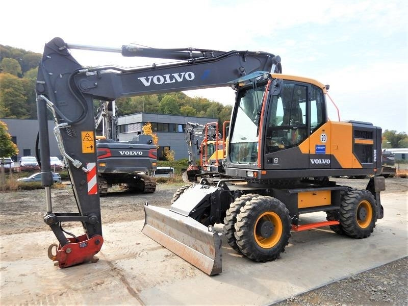 Volvo EW 220 E - Ratinis ekskavatorius: foto 1 Volvo EW 220 E - Ratinis ekskavatorius: foto 1