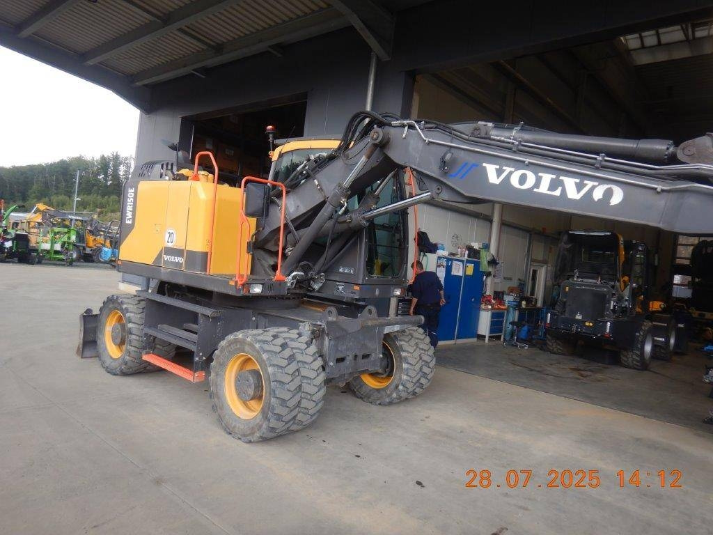Volvo EWR 150 E - Ratinis ekskavatorius: foto 2 Volvo EWR 150 E - Ratinis ekskavatorius: foto 2