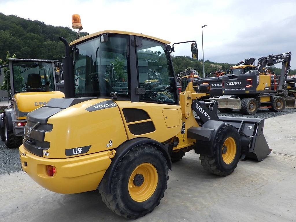 Volvo L 25 F - Ratinis krautuvas: foto 4 Volvo L 25 F - Ratinis krautuvas: foto 4