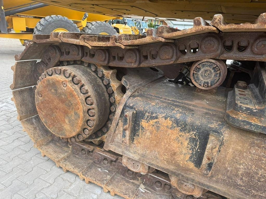 Vikšrinis ekskavatorius CAT 390 F L ME: foto 16
