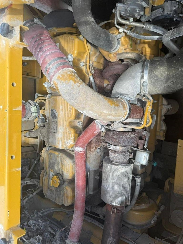 Vikšrinis ekskavatorius CAT 390 F L ME: foto 14