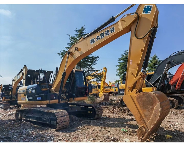 2019 Caterpillar 323D2L - Vikšrinis ekskavatorius: foto 1 2019 Caterpillar 323D2L - Vikšrinis ekskavatorius: foto 1