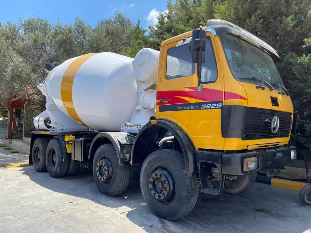 Mercedes-Benz 3229 V8 8X4 - Betonvežis: foto 1 Mercedes-Benz 3229 V8 8X4 - Betonvežis: foto 1