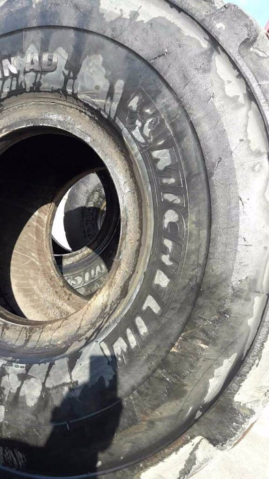 Michelin 29,5R25 X-SUPER TERRAIN /AD - Padanga: foto 4 Michelin 29,5R25 X-SUPER TERRAIN /AD - Padanga: foto 4