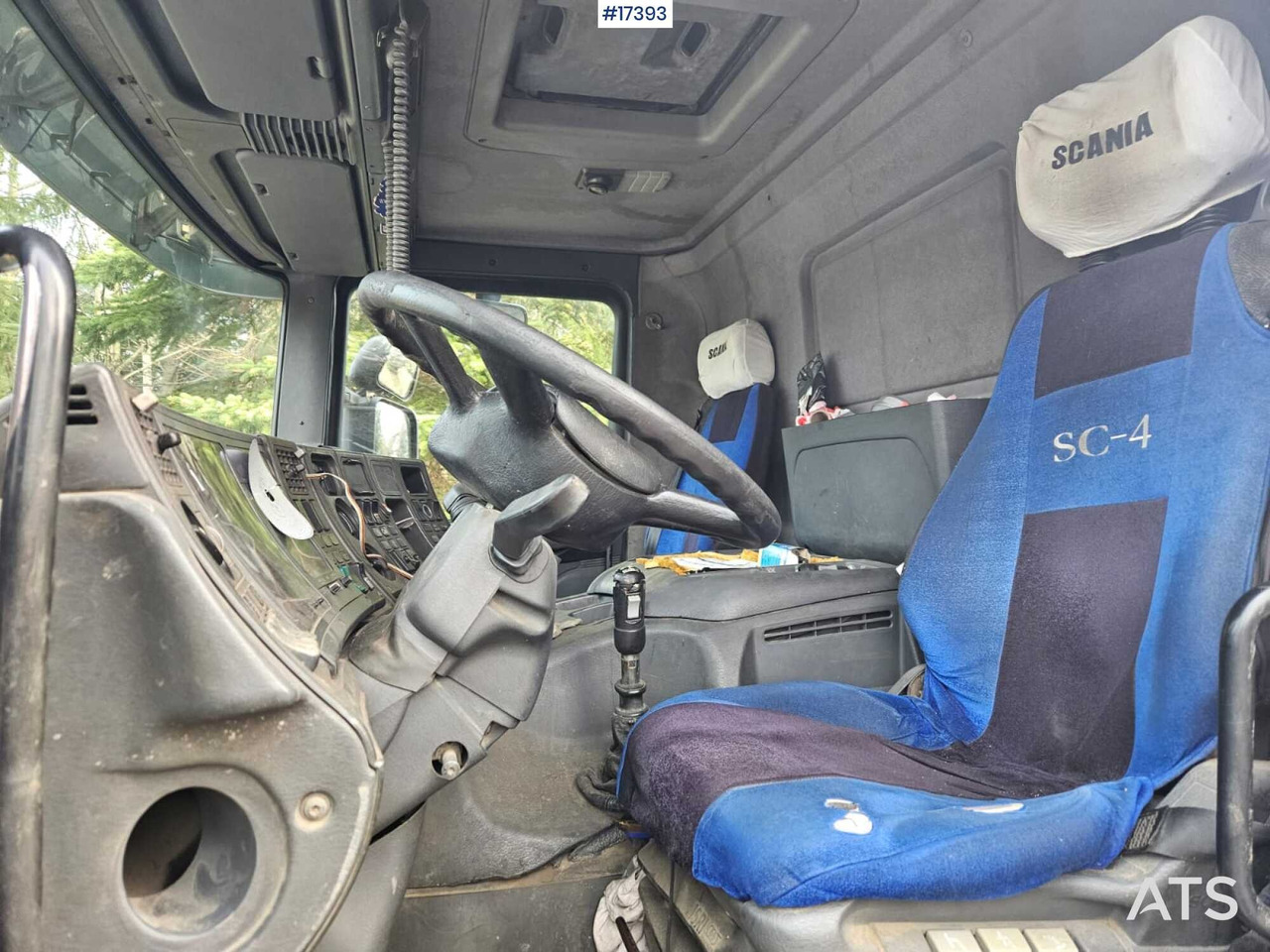 Interior photo 1: Sunkvežimis su kranu 2001 Scania 94G z HDS