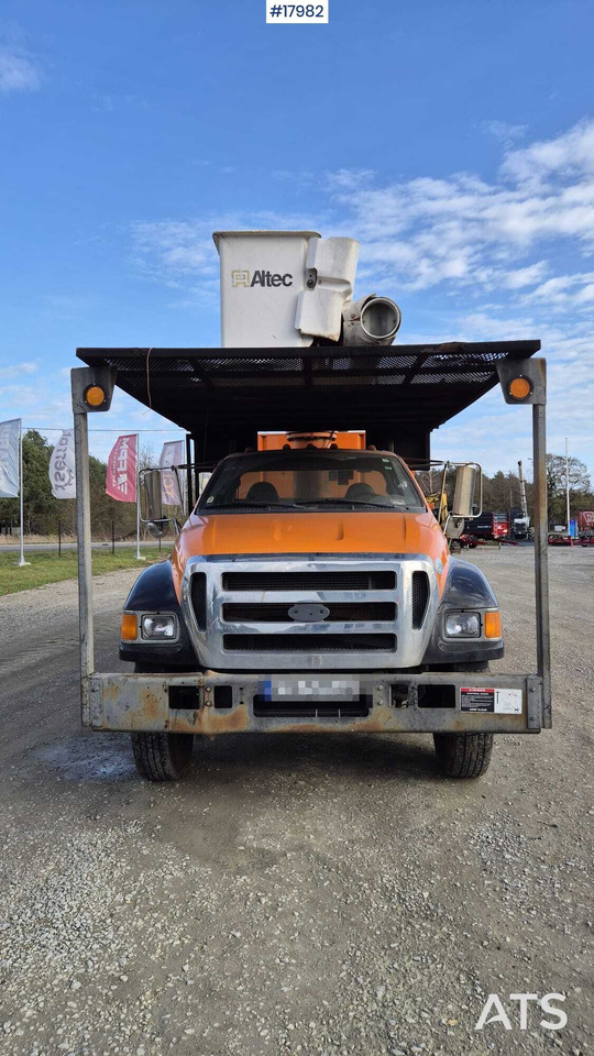 Lift for maintenance and assembly work FORD F750 (2013) - Autobokštelio: foto 2 Lift for maintenance and assembly work FORD F750 (2013) - Autobokštelio: foto 2