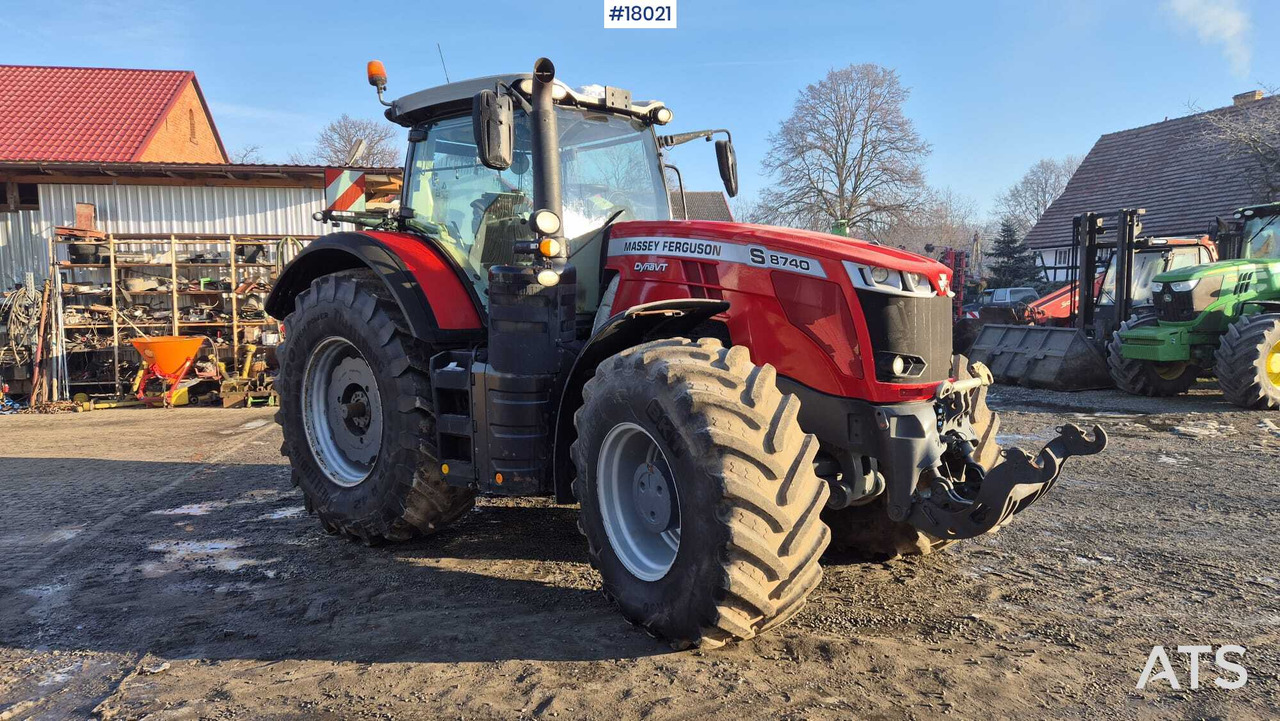 Massey Ferguson 8740S agricultural tractor (2019) - Traktorius: foto 3 Massey Ferguson 8740S agricultural tractor (2019) - Traktorius: foto 3