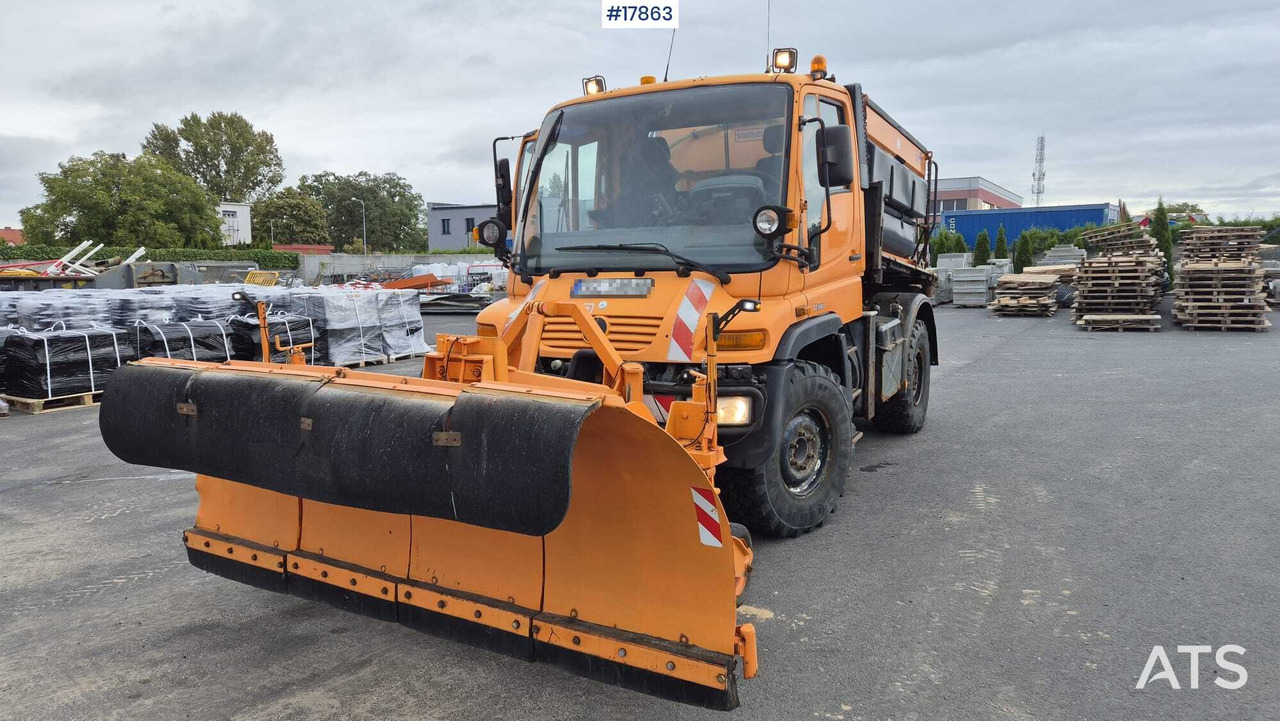 Płógopiaskarka Mercedes-Benz UNIMOG U300 (2001) - Sniego valymo mašina: foto 2 Płógopiaskarka Mercedes-Benz UNIMOG U300 (2001) - Sniego valymo mašina: foto 2