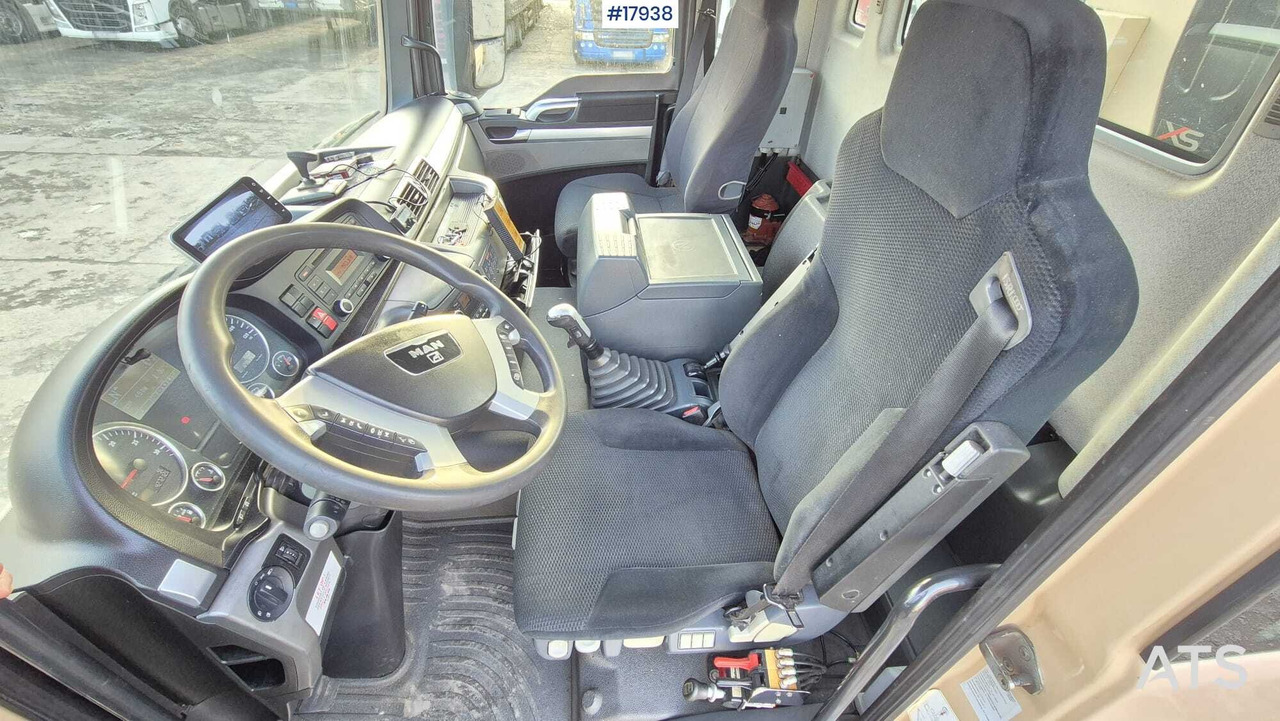 Savivartis sunkvežimis, Sunkvežimis su kranu Tipper MAN TGS 33.400 6x4 HDS HIAB 144 DS-2 DUO (2009): foto 16 Savivartis sunkvežimis, Sunkvežimis su kranu Tipper MAN TGS 33.400 6x4 HDS HIAB 144 DS-2 DUO (2009): foto 16