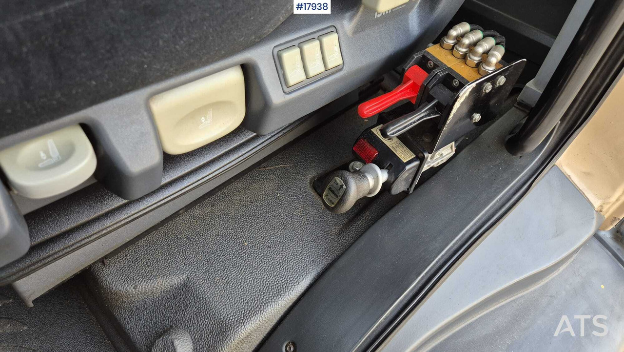 Savivartis sunkvežimis, Sunkvežimis su kranu Tipper MAN TGS 33.400 6x4 HDS HIAB 144 DS-2 DUO (2009): foto 15 Savivartis sunkvežimis, Sunkvežimis su kranu Tipper MAN TGS 33.400 6x4 HDS HIAB 144 DS-2 DUO (2009): foto 15