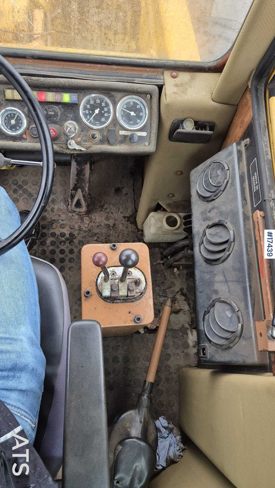 Ratinis krautuvas Wheel loader DRESSER 545 V6 (1989): foto 20
