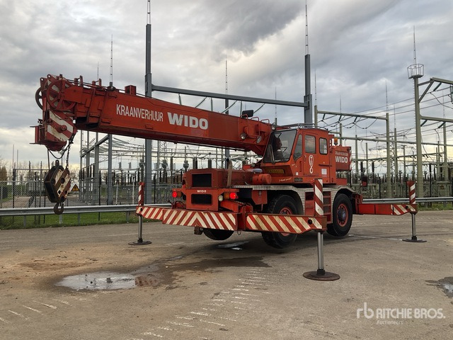1990 Kato KR-250 25 ton 4x4x4 Rough Terrain Crane - Visureigis kranas: foto 1 1990 Kato KR-250 25 ton 4x4x4 Rough Terrain Crane - Visureigis kranas: foto 1