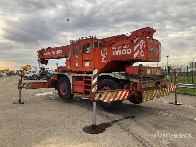 1990 Kato KR-250 25 ton 4x4x4 Rough Terrain Crane - Visureigis kranas: foto 3 1990 Kato KR-250 25 ton 4x4x4 Rough Terrain Crane - Visureigis kranas: foto 3