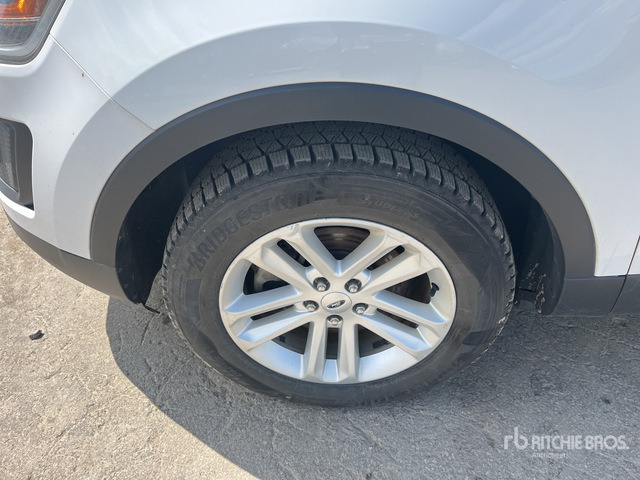 2015 Ford Explorer 4WD SUV - Visureigis: foto 4 2015 Ford Explorer 4WD SUV - Visureigis: foto 4