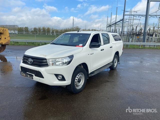 2018 Toyota Hilux 4x4 Crew Cab Pickup - Pikapas: foto 2 2018 Toyota Hilux 4x4 Crew Cab Pickup - Pikapas: foto 2