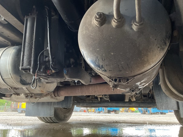 2010 MAN TGA33.400 6x4 T/A Sleeper Truck Tractor - Vilkikas: foto 4 2010 MAN TGA33.400 6x4 T/A Sleeper Truck Tractor - Vilkikas: foto 4