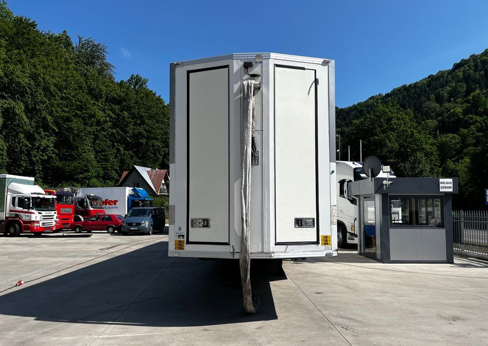 Pezzaioli HMK Industri // Do przewozu zwierząt // 2004 Rok // 3 Pokłady // Waga // Osi skrętne // Oznonacja // - Gyvulių pervežimo puspriekabė: foto 3 Pezzaioli HMK Industri // Do przewozu zwierząt // 2004 Rok // 3 Pokłady // Waga // Osi skrętne // Oznonacja // - Gyvulių pervežimo puspriekabė: foto 3