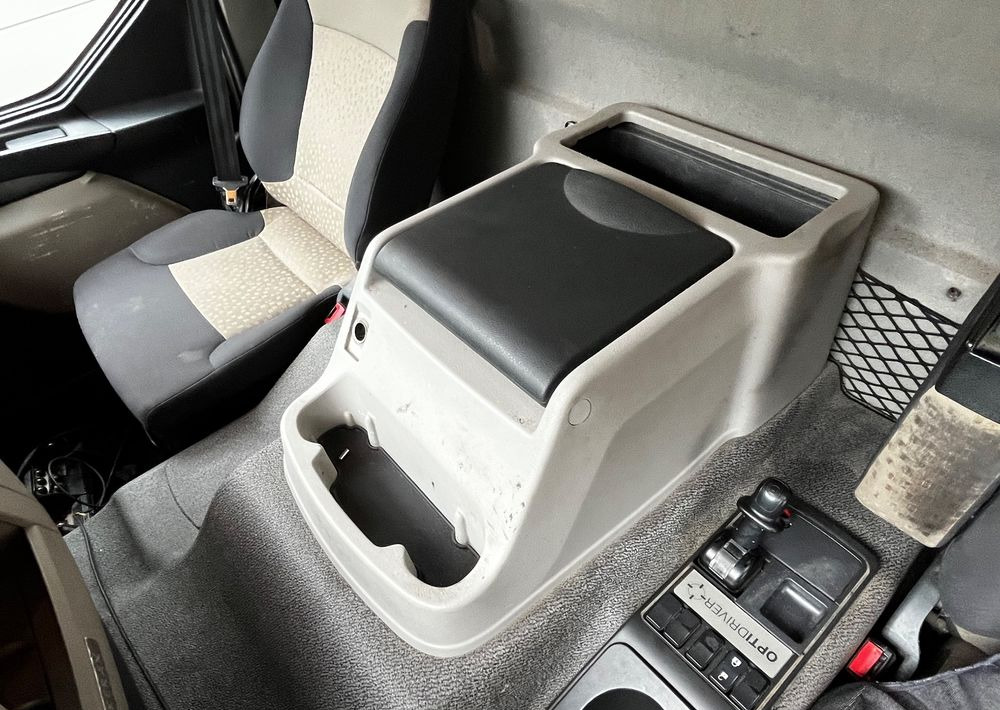 Renault Kerax 380 EEV // Skrzynia Burtowa // HIAB XS166 Hipro + Radio // Zwolnice // // - Platforminis/ Bortinis sunkvežimis, Sunkvežimis su kranu: foto 3 Renault Kerax 380 EEV // Skrzynia Burtowa // HIAB XS166 Hipro + Radio // Zwolnice // // - Platforminis/ Bortinis sunkvežimis, Sunkvežimis su kranu: foto 3