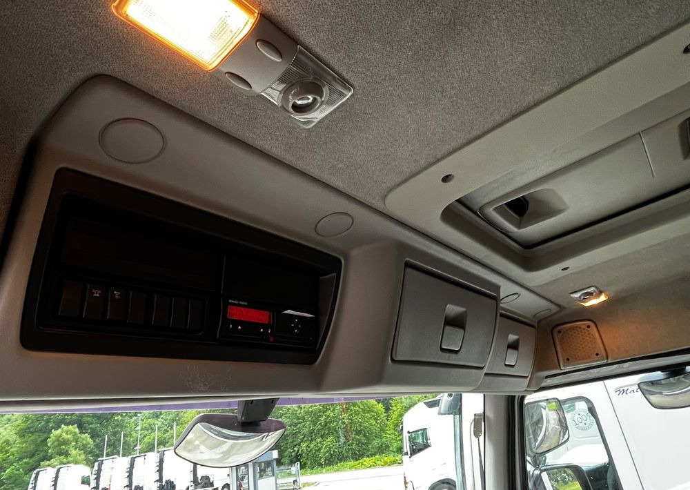 Renault Kerax 380 EEV // Skrzynia Burtowa // HIAB XS166 Hipro + Radio // Zwolnice // // - Platforminis/ Bortinis sunkvežimis, Sunkvežimis su kranu: foto 3 Renault Kerax 380 EEV // Skrzynia Burtowa // HIAB XS166 Hipro + Radio // Zwolnice // // - Platforminis/ Bortinis sunkvežimis, Sunkvežimis su kranu: foto 3