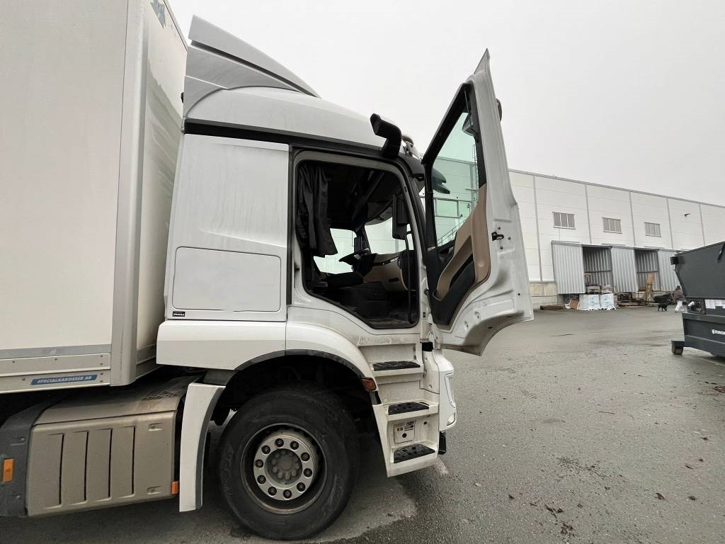 Furgonas sunkvežimis Mercedes-Benz Actros 2546  6x2: foto 8