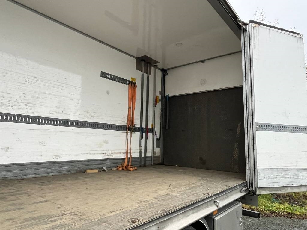 Furgonas sunkvežimis Mercedes-Benz Actros 2546  6x2: foto 11