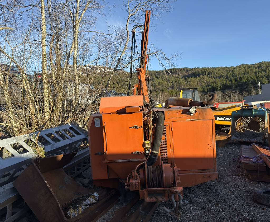 Tamrock Dino 500 - Gręžimo mašina: foto 5 Tamrock Dino 500 - Gręžimo mašina: foto 5