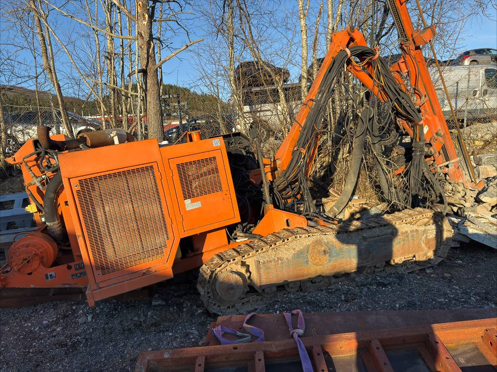 Tamrock Dino 500 - Gręžimo mašina: foto 2 Tamrock Dino 500 - Gręžimo mašina: foto 2