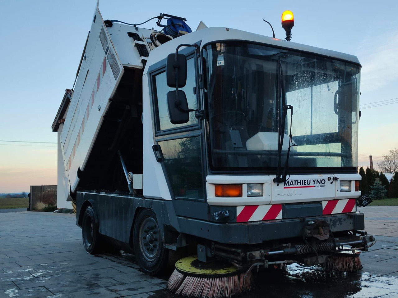 Diversen Yno Ravo 5002 530 C 540 NA CZĘŚCI Mathieu Yno Ravo 5002 530 C 540 NA CZ - Gatvių šlavimo mašina: foto 4 Diversen Yno Ravo 5002 530 C 540 NA CZĘŚCI Mathieu Yno Ravo 5002 530 C 540 NA CZ - Gatvių šlavimo mašina: foto 4