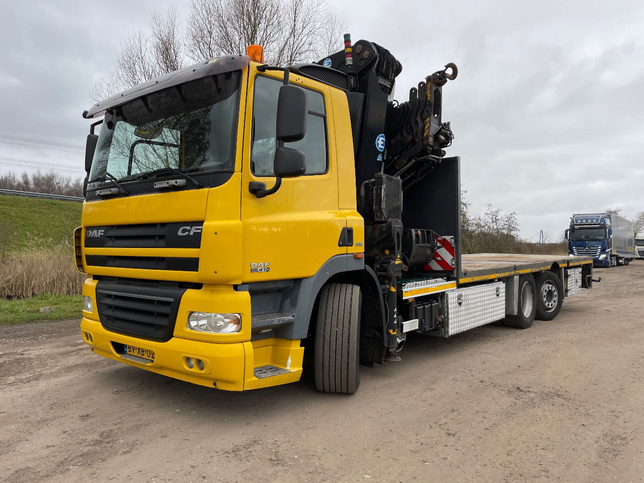 DAF 85.410 Met Effer 470 6s laadkraan ladekran loadercrane crane palfinger hiab - Sunkvežimis su kranu: foto 1 DAF 85.410 Met Effer 470 6s laadkraan ladekran loadercrane crane palfinger hiab - Sunkvežimis su kranu: foto 1