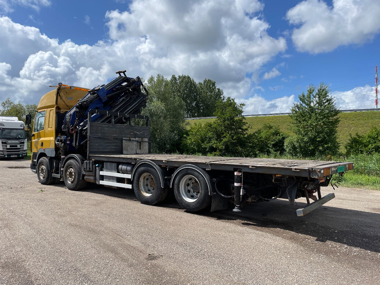 DAF CF 85.410 PM 80 crane laadkraan met jib en frontstempels - Sunkvežimis su kranu: foto 5 DAF CF 85.410 PM 80 crane laadkraan met jib en frontstempels - Sunkvežimis su kranu: foto 5