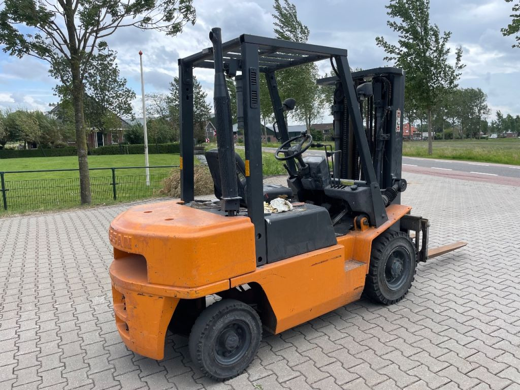 Nissan FJ02A25U 2.5 ton diesel triplo freelift heftruck - Šakinis krautuvas: foto 3 Nissan FJ02A25U 2.5 ton diesel triplo freelift heftruck - Šakinis krautuvas: foto 3