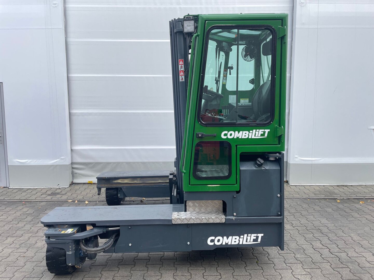 Combilift C4000 - Šakinis krautuvas su privažiavimu iš keturių pusių: foto 1 Combilift C4000 - Šakinis krautuvas su privažiavimu iš keturių pusių: foto 1