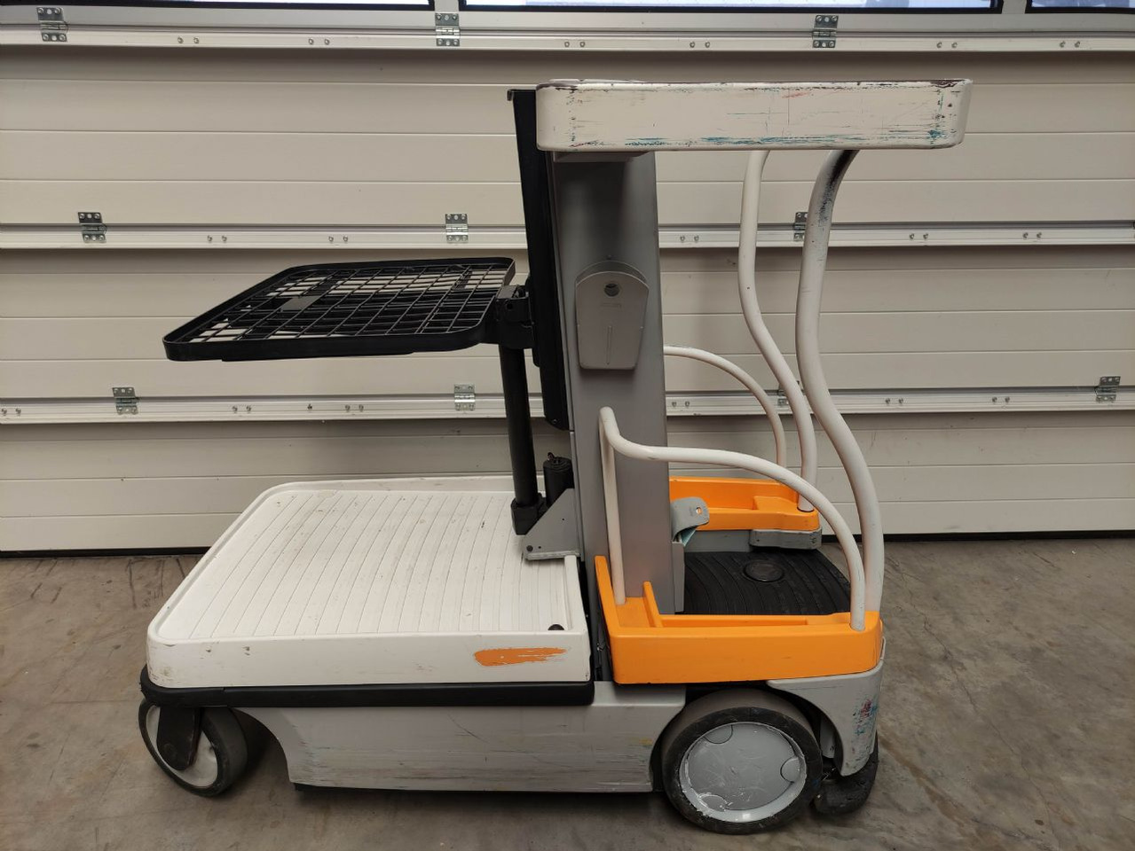 Crown WAV50-118 - Užsakytų prekių krautuvas: foto 1 Crown WAV50-118 - Užsakytų prekių krautuvas: foto 1