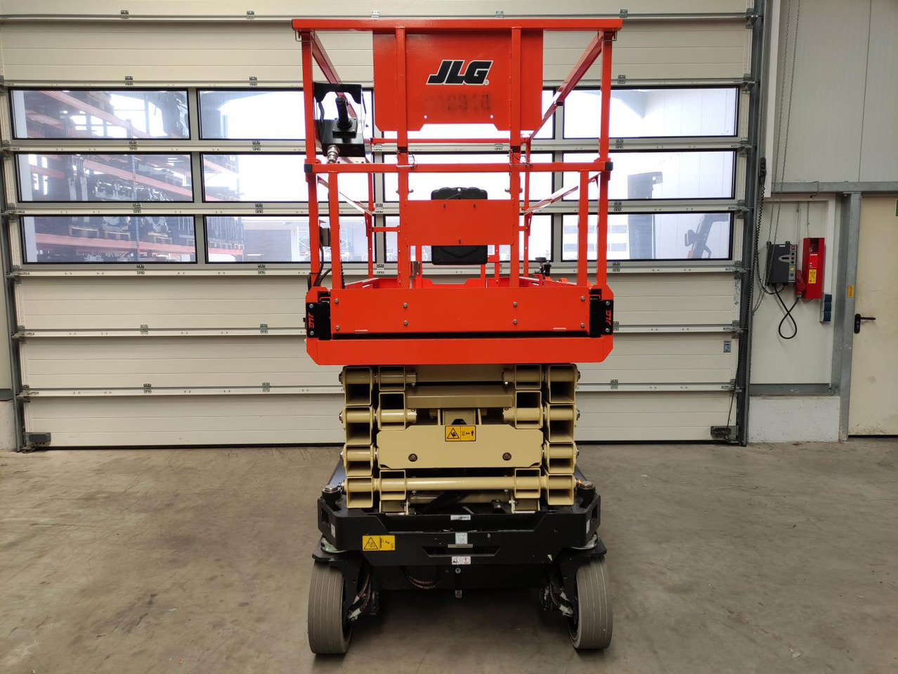 JLG R3246 - Žirklinis keltuvas: foto 3 JLG R3246 - Žirklinis keltuvas: foto 3