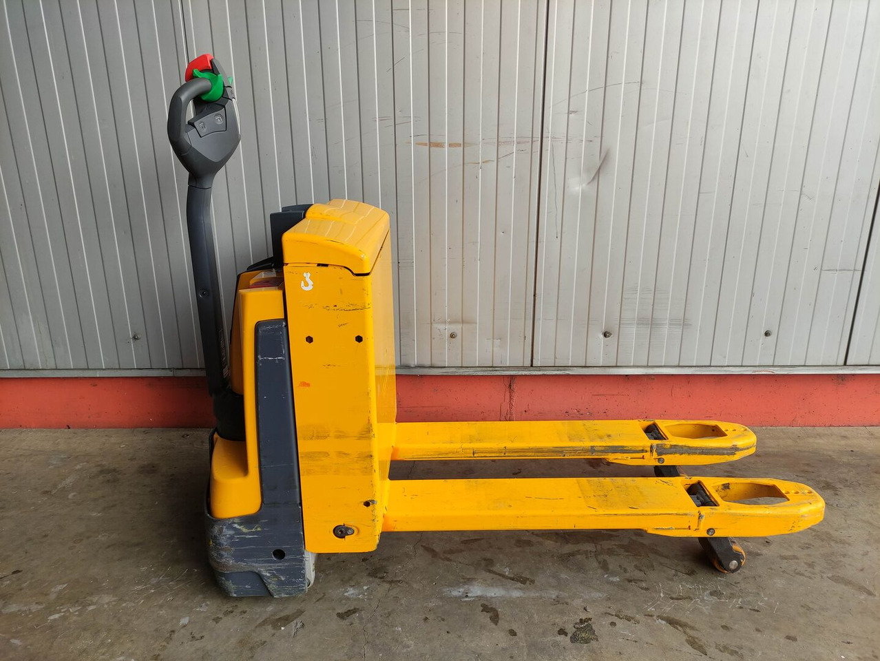 Jungheinrich EJE 116 - Padėklų krautuvas: foto 2 Jungheinrich EJE 116 - Padėklų krautuvas: foto 2