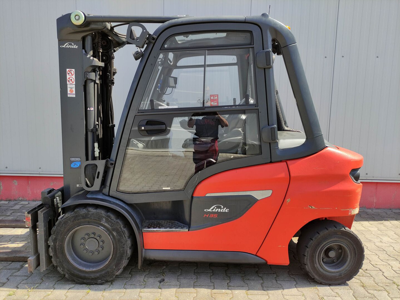 Linde H35D-01-1202 - Dyzelinis krautuvas: foto 1 Linde H35D-01-1202 - Dyzelinis krautuvas: foto 1