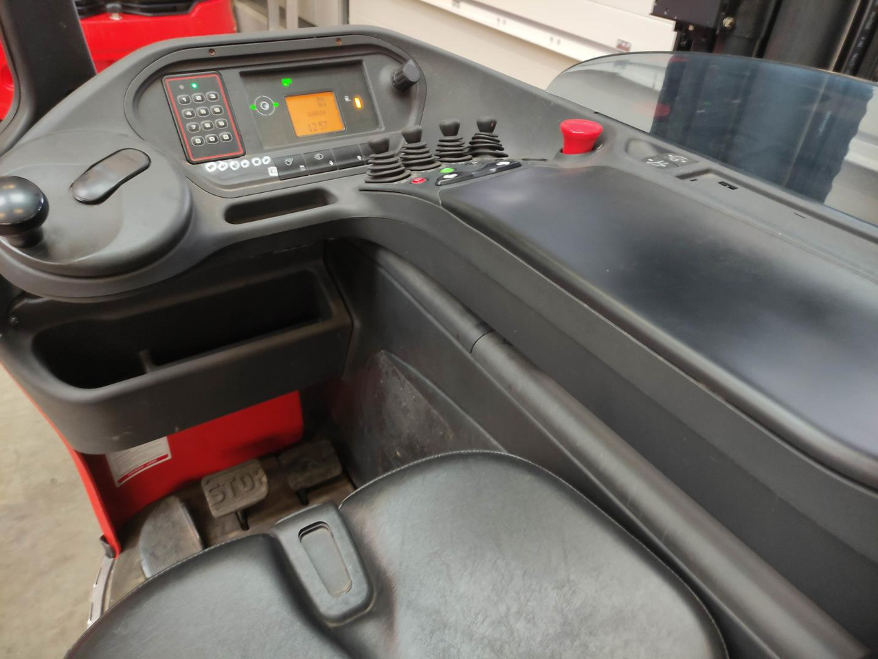 Linde R14-01-1120 - Krautuvas su šakėmis: foto 5 Linde R14-01-1120 - Krautuvas su šakėmis: foto 5