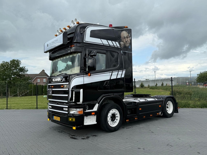 Scania R 144 530 SHOW TRUCK, INTERIEUR, OPEN UITLAAT, HOBBY, TOP. - Vilkikas: foto 2 Scania R 144 530 SHOW TRUCK, INTERIEUR, OPEN UITLAAT, HOBBY, TOP. - Vilkikas: foto 2