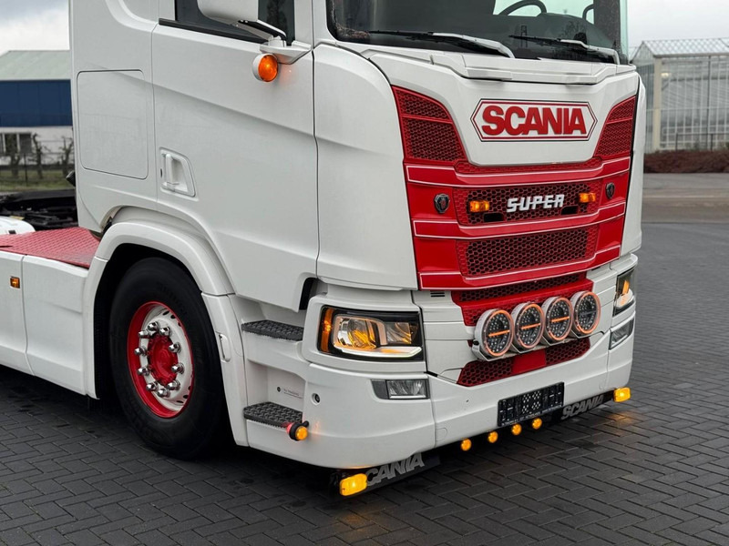 Scania R500 NGS SHOWTRUCK, 2.95WB, HYDRAULIEK, VOLLUCHT, OLD SCHOOL. - Vilkikas: foto 2 Scania R500 NGS SHOWTRUCK, 2.95WB, HYDRAULIEK, VOLLUCHT, OLD SCHOOL. - Vilkikas: foto 2