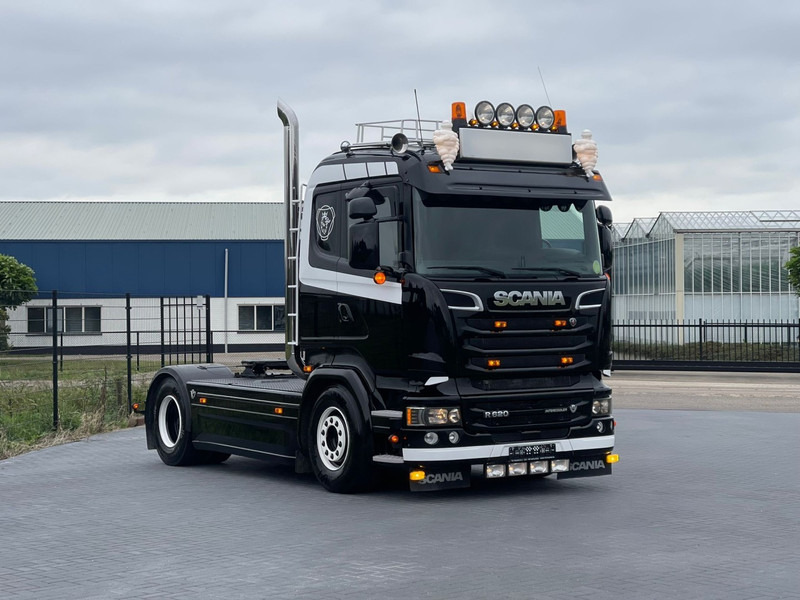 Scania R520 SHOW TRUCK, RETARDER, LEATHER SEATS, MANUEL! - Vilkikas: foto 1 Scania R520 SHOW TRUCK, RETARDER, LEATHER SEATS, MANUEL! - Vilkikas: foto 1