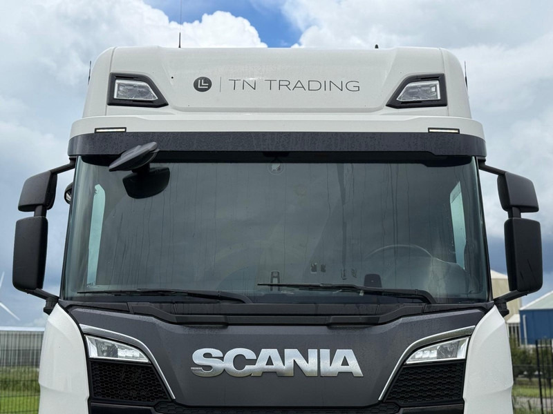 Scania R520A6X2/4NB SMART TACHO 2, 6X2/4, LEATHER, RETARDER, 2X TANK, TOP. - Vilkikas: foto 5 Scania R520A6X2/4NB SMART TACHO 2, 6X2/4, LEATHER, RETARDER, 2X TANK, TOP. - Vilkikas: foto 5