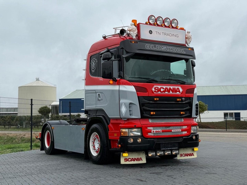 Scania R560 V8 SHOW, TOP, LEREN STOELEN, RETARDER, HANDGESCHAKELD. - Vilkikas: foto 1 Scania R560 V8 SHOW, TOP, LEREN STOELEN, RETARDER, HANDGESCHAKELD. - Vilkikas: foto 1